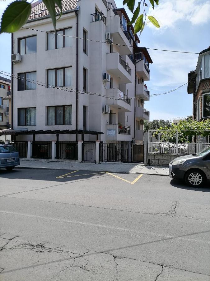 White Home-Apartament Бургас Екстериор снимка
