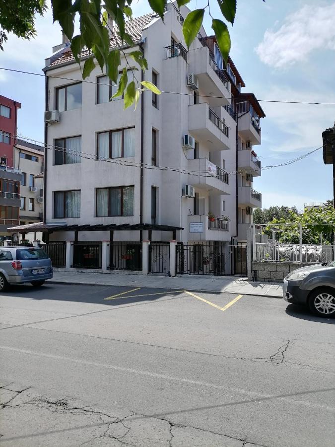White Home-Apartament Бургас Екстериор снимка