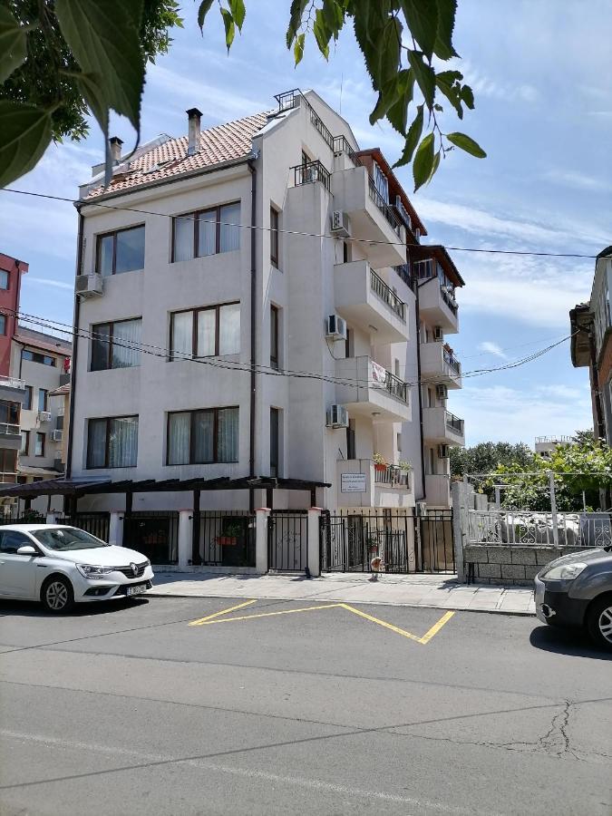 White Home-Apartament Бургас Екстериор снимка