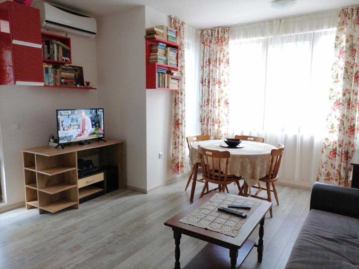 White Home-Apartament Бургас Екстериор снимка