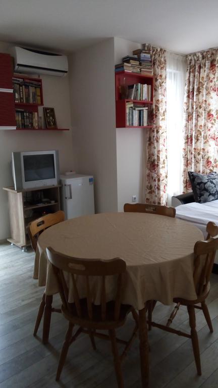 White Home-Apartament Бургас Екстериор снимка