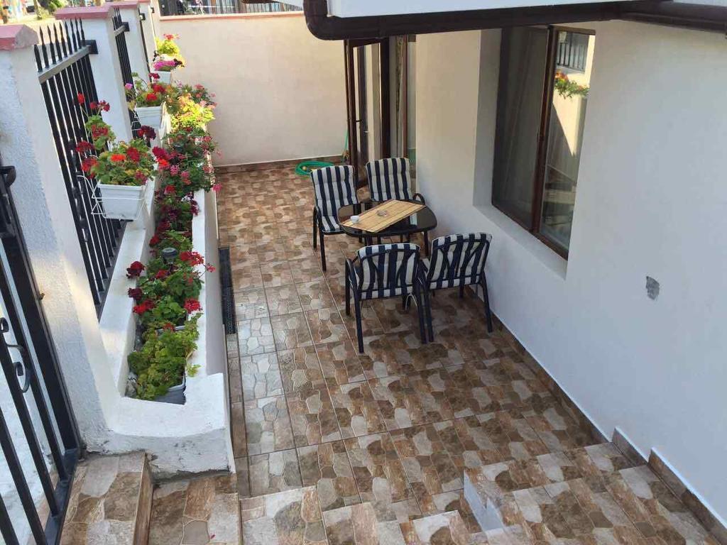 White Home-Apartament Бургас Екстериор снимка